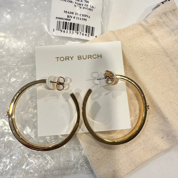 NWT! 🔥🔥Tory Burch Ivory Enamel Hoop Earrings - Picture 8 of 8